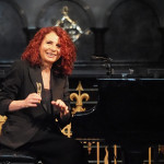 Joanna MacGregor CBE Joanna MacGregor at paino