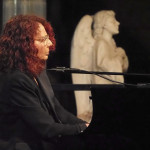 Joanna MacGregor CBE Joanna MacGregor playing piano