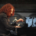 Joanna MacGregor CBE Joanna MacGregor playing piano